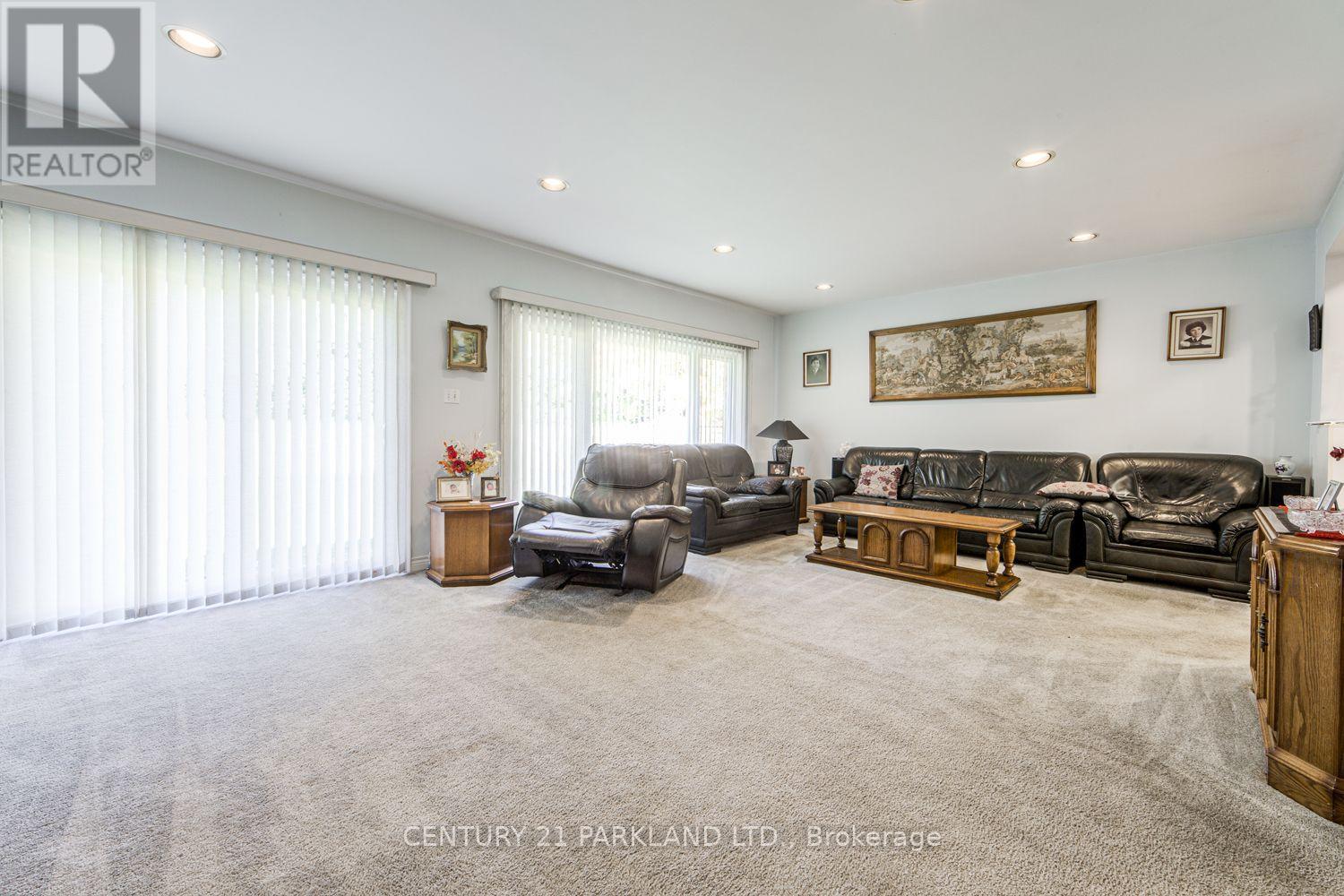 22 Waterfield Drive Property Photo 30