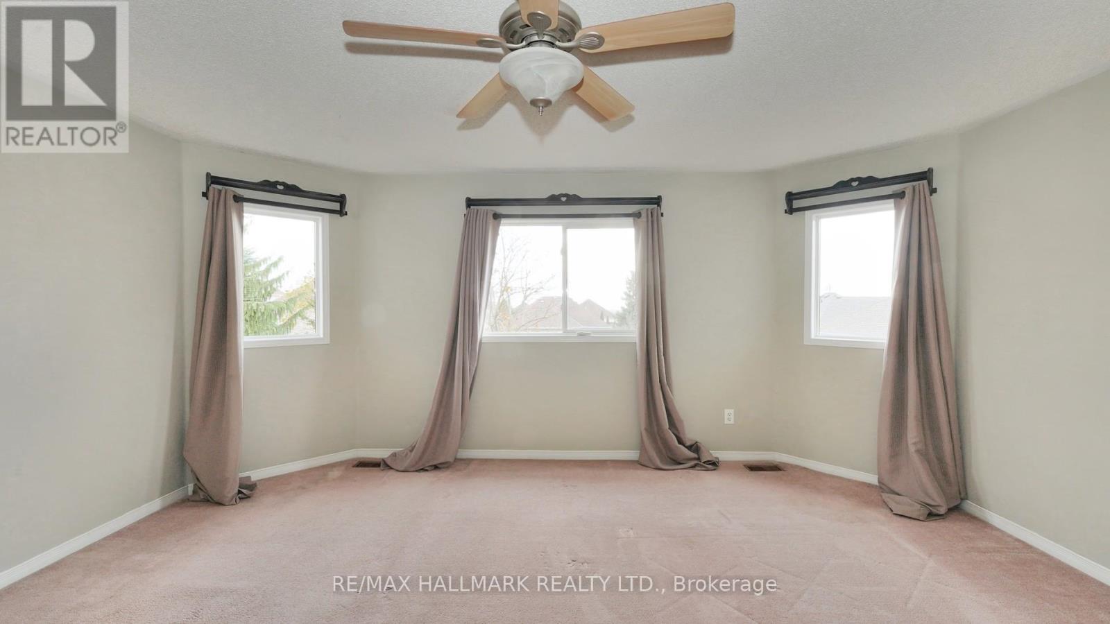 Upper - 1035 Beatrice Street E Property Photo 24