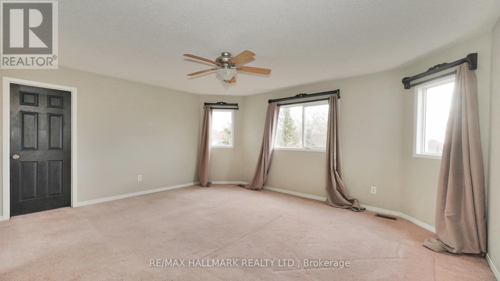 Upper - 1035 Beatrice Street E Property Photo 26