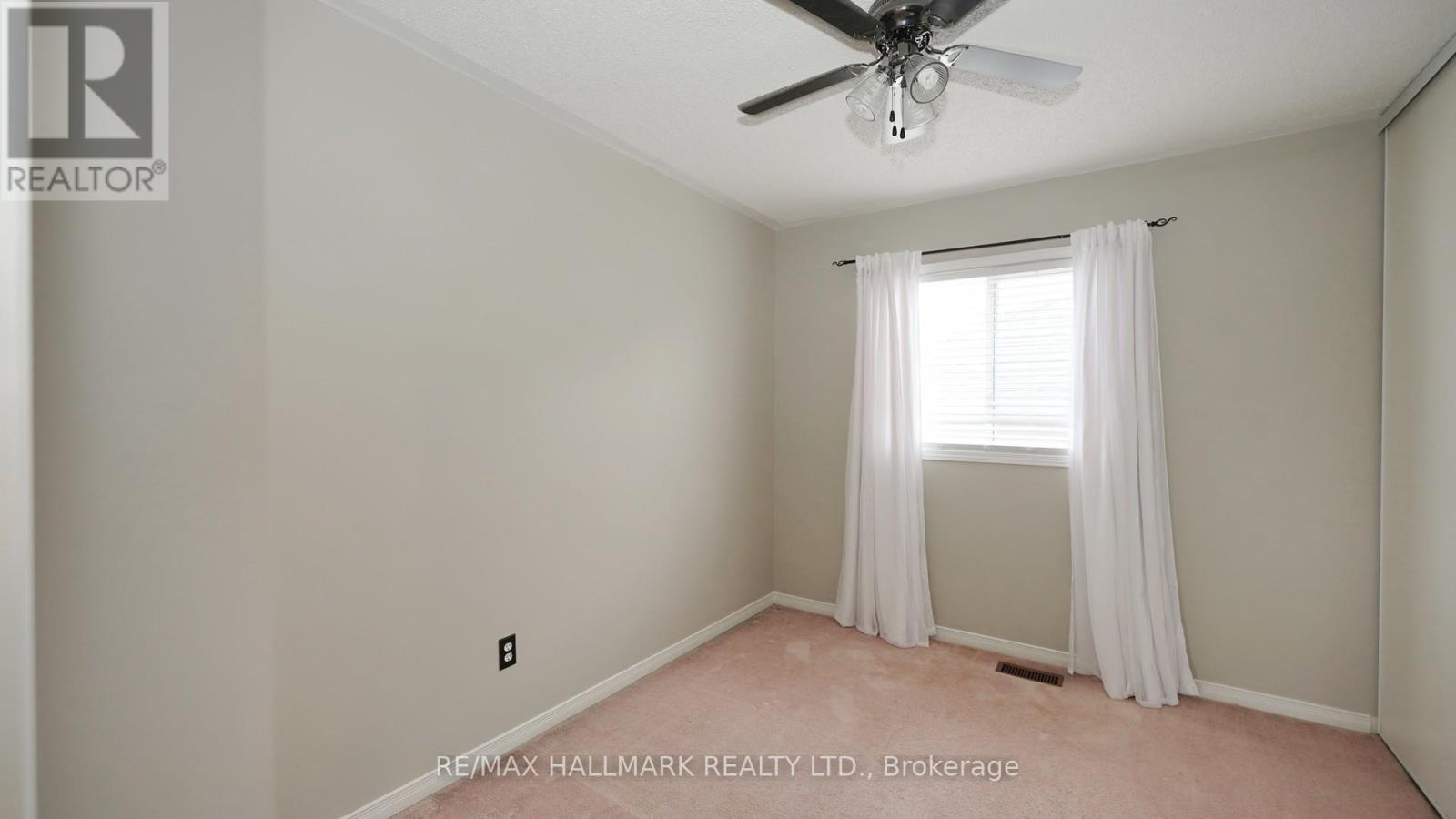 Upper - 1035 Beatrice Street E Property Photo 33