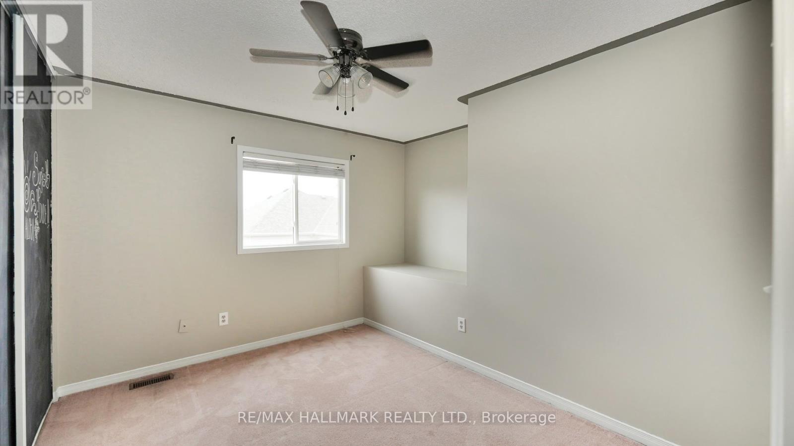 Upper - 1035 Beatrice Street E Property Photo 34