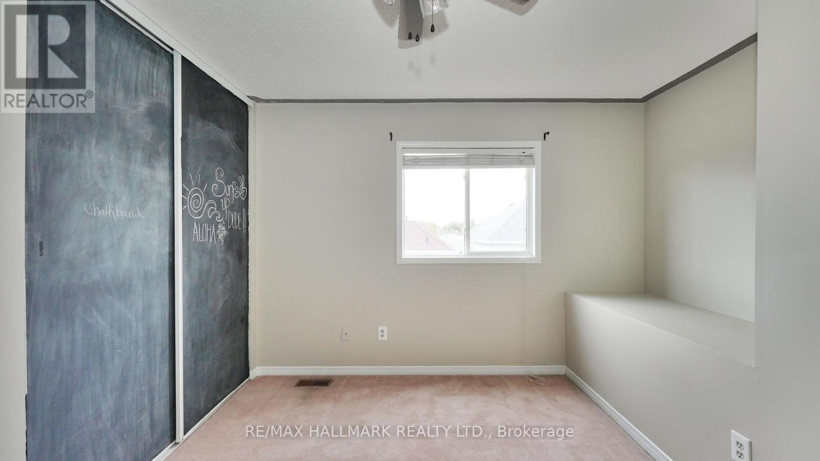 Upper - 1035 Beatrice Street E Property Photo 35
