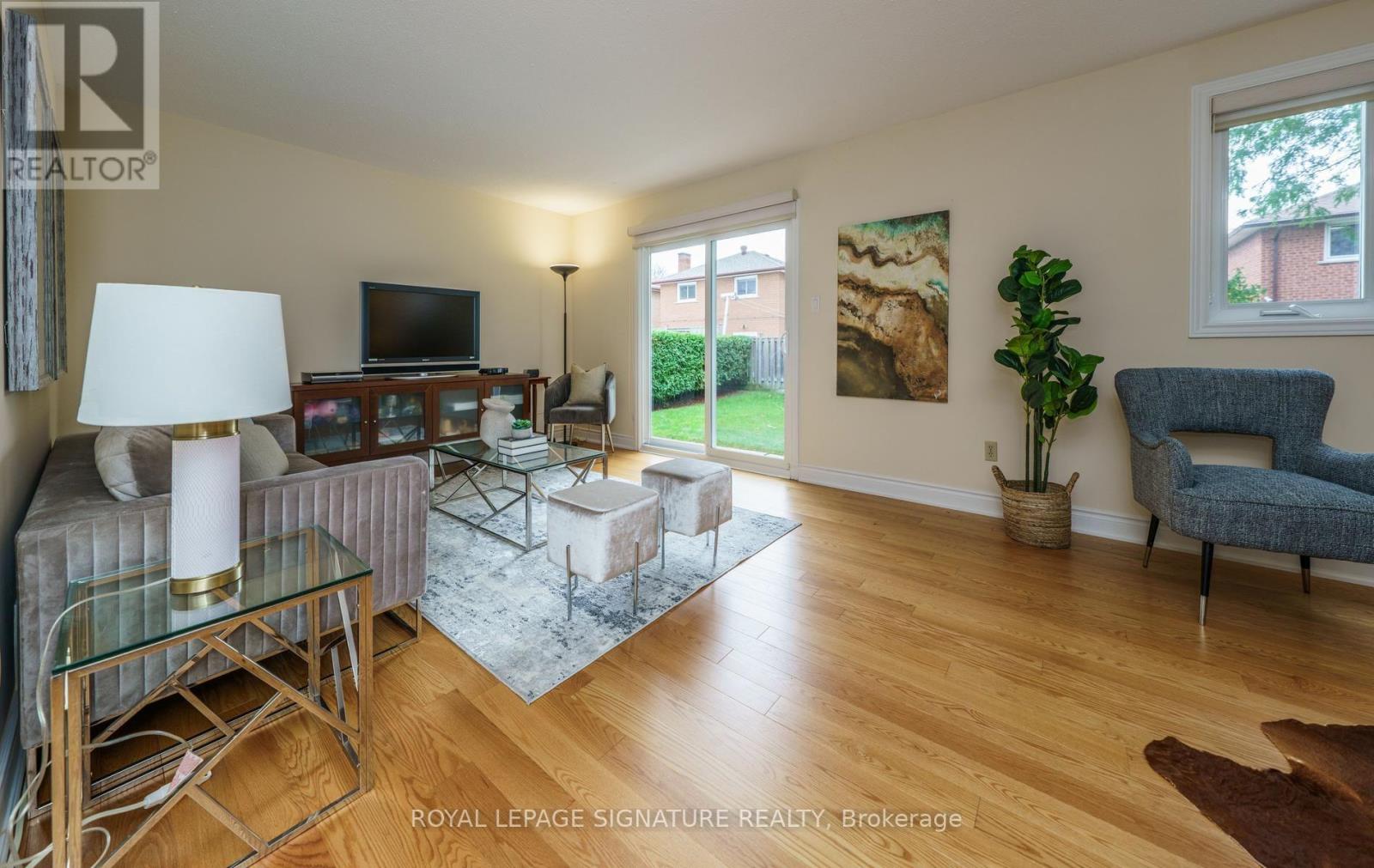 68 Ellenhall Square Property Photo 7