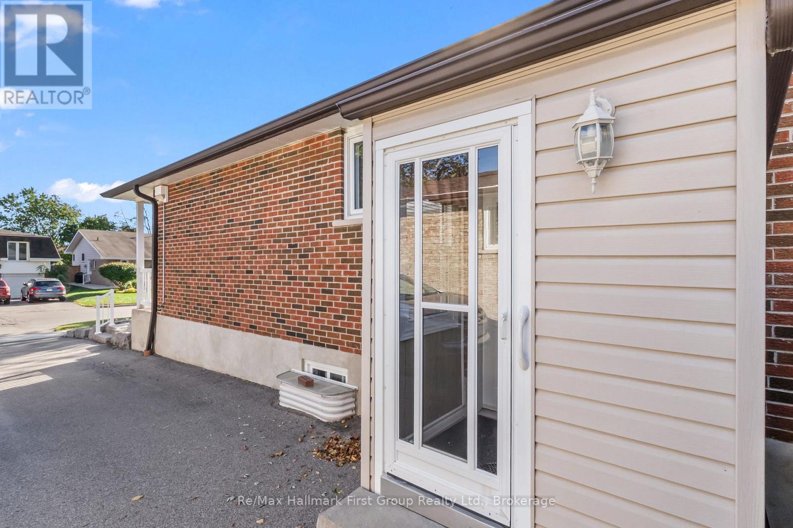 8 Calais Street Property Photo 7