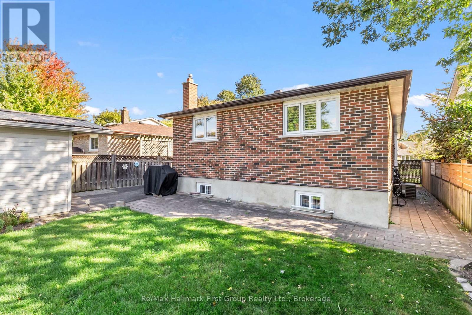 8 Calais Street Property Photo 10