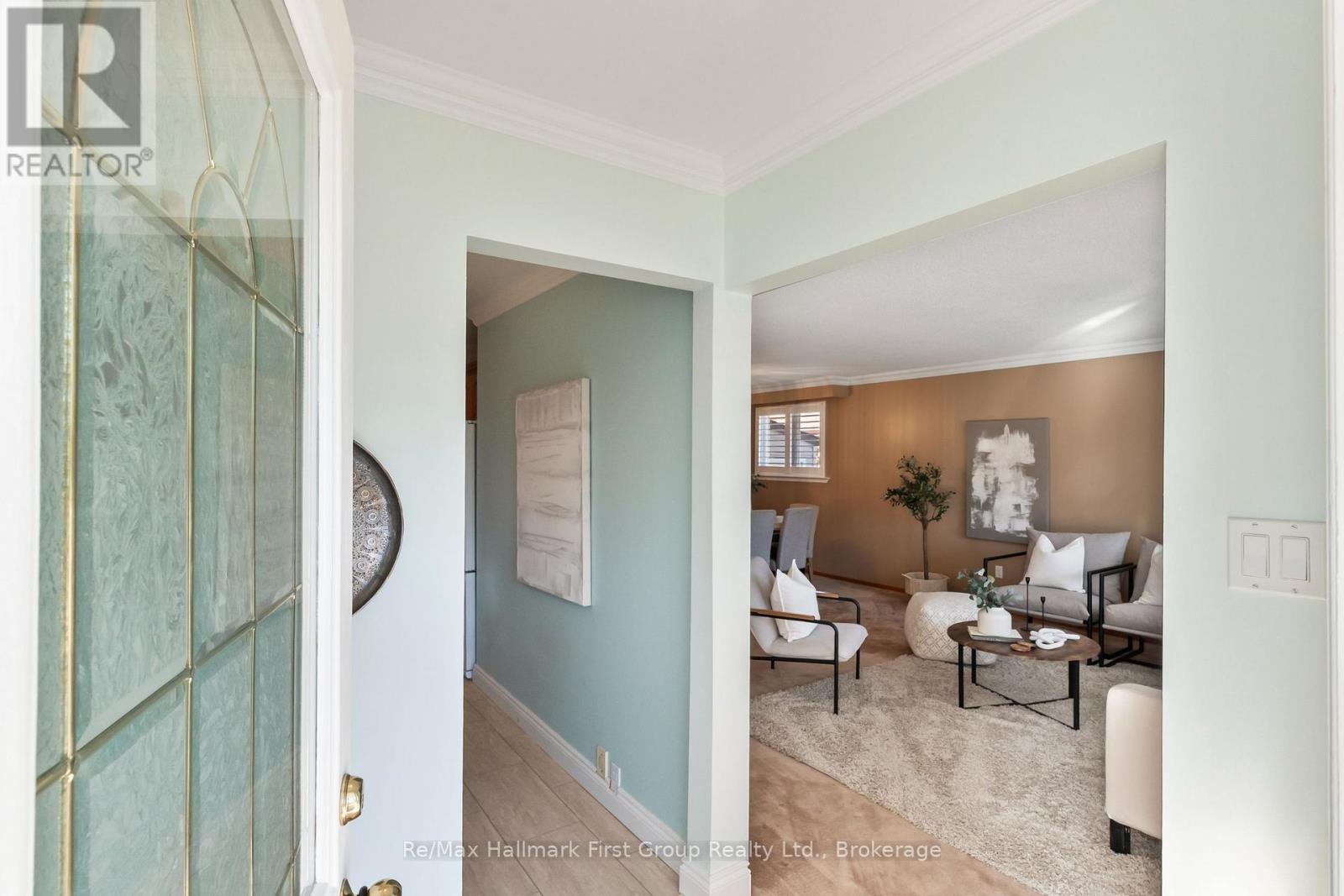 8 Calais Street Property Photo 13