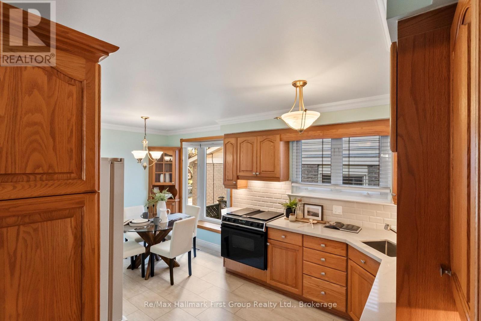 8 Calais Street Property Photo 22