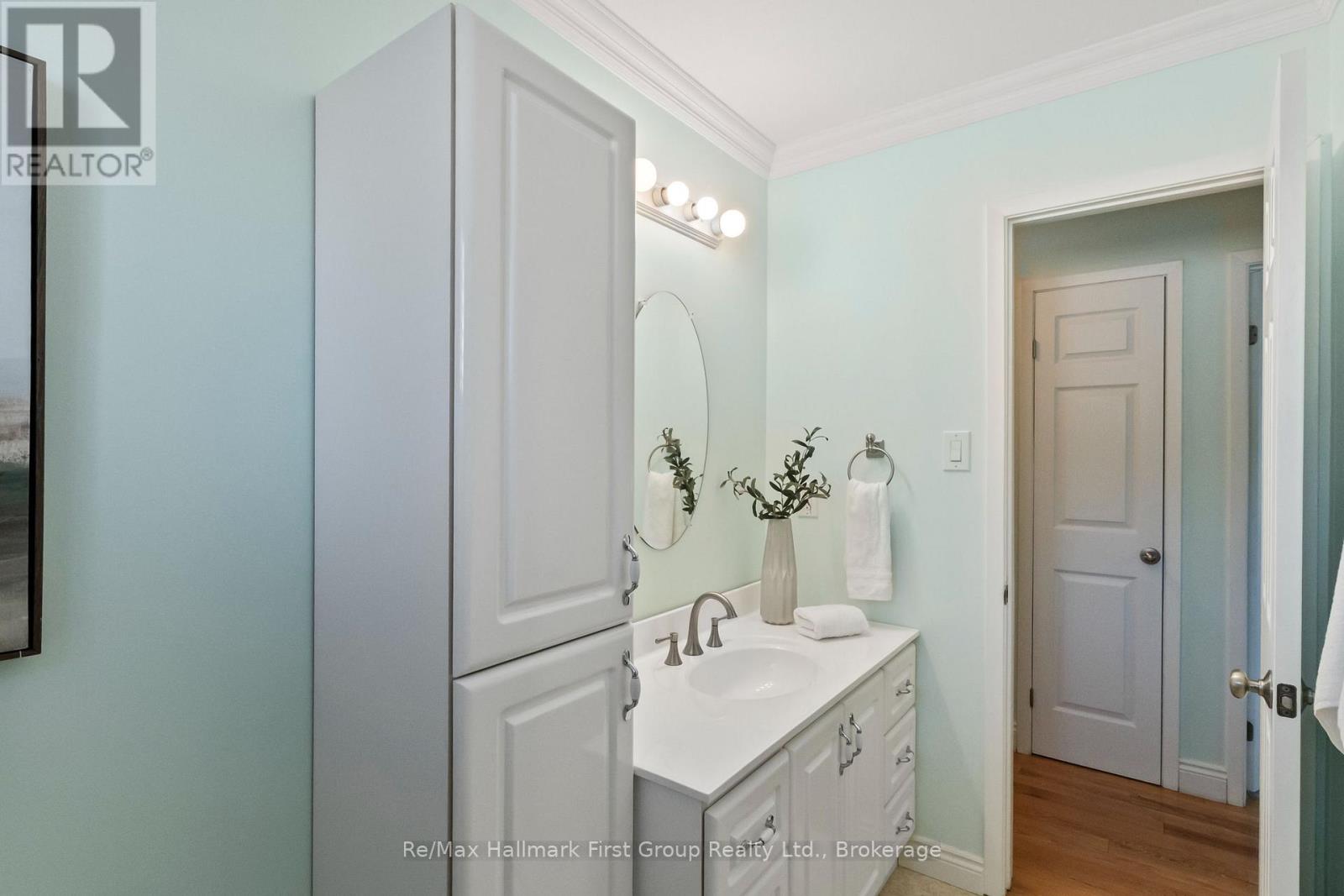 8 Calais Street Property Photo 33