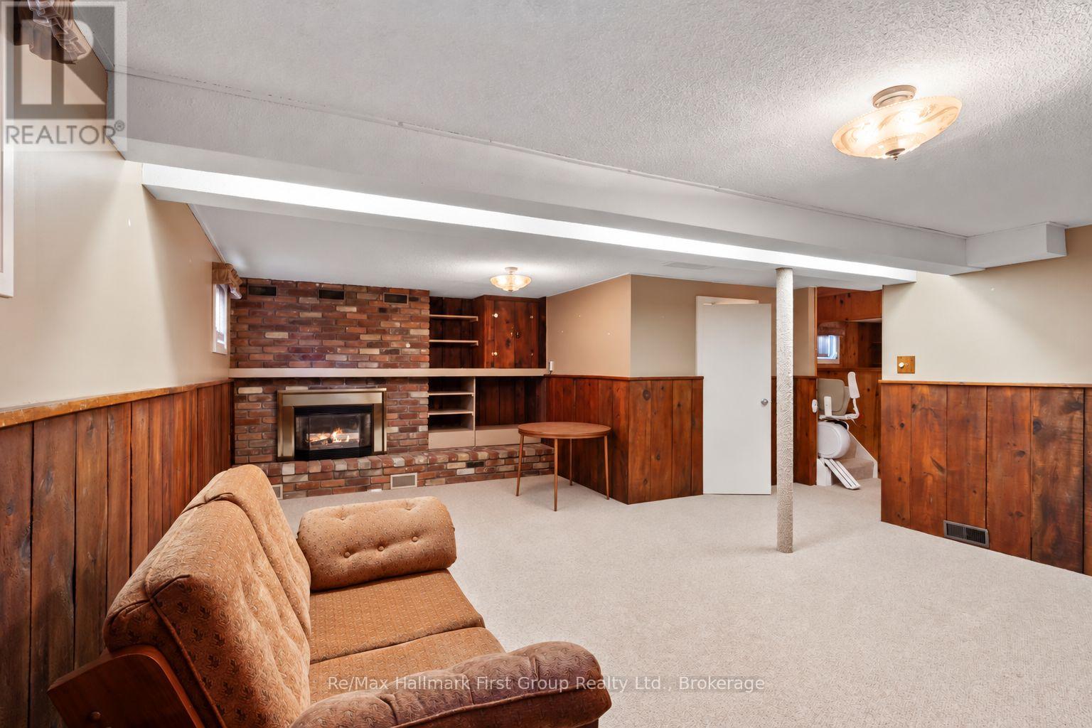 8 Calais Street Property Photo 46