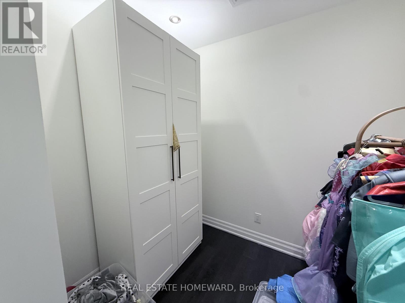 204 - 751 Pape Avenue Property Photo 6