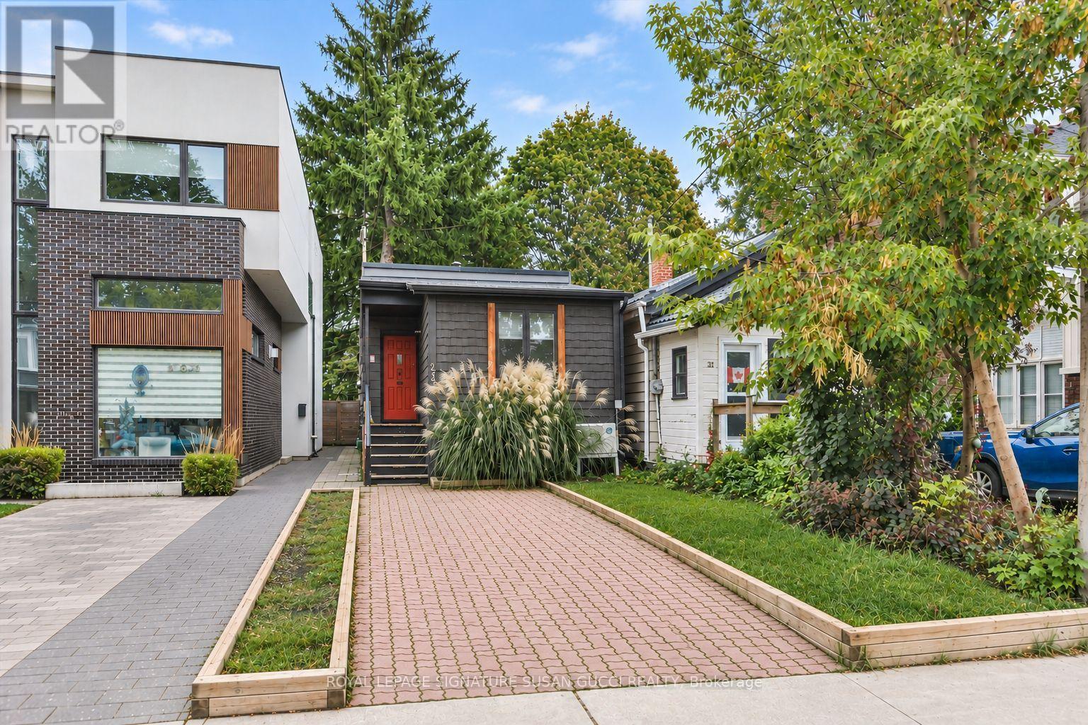 233 CEDARVALE AVENUE Property Photo 1
