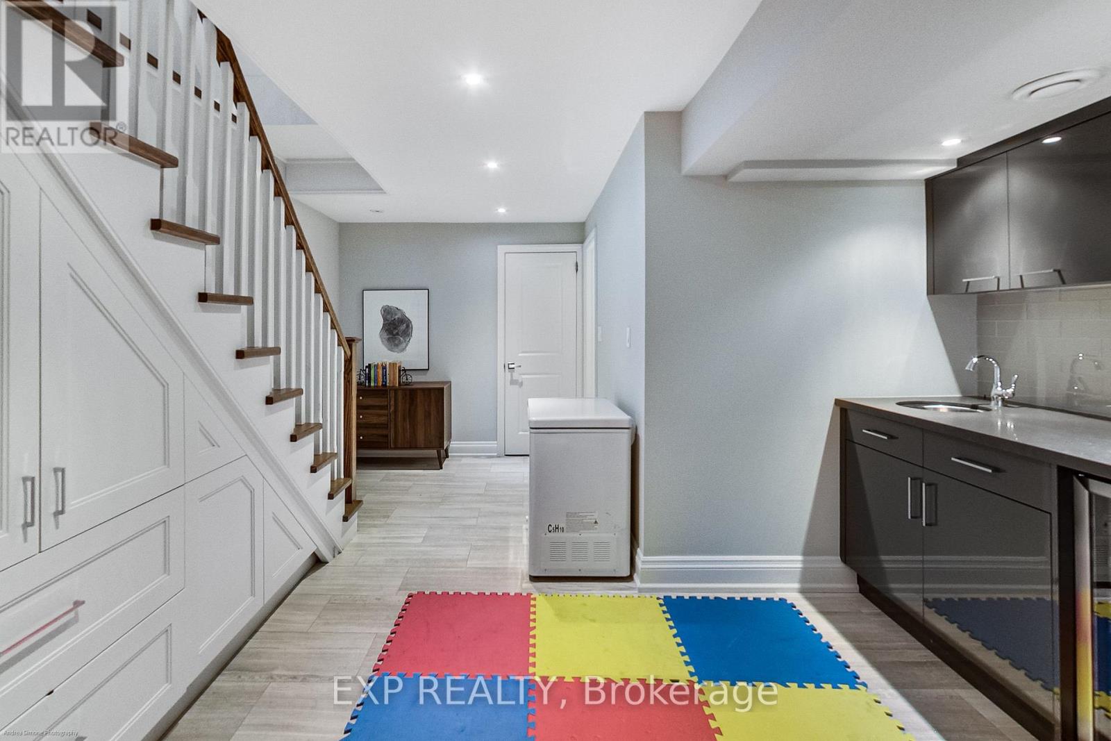 64 West Avenue Property Photo 28