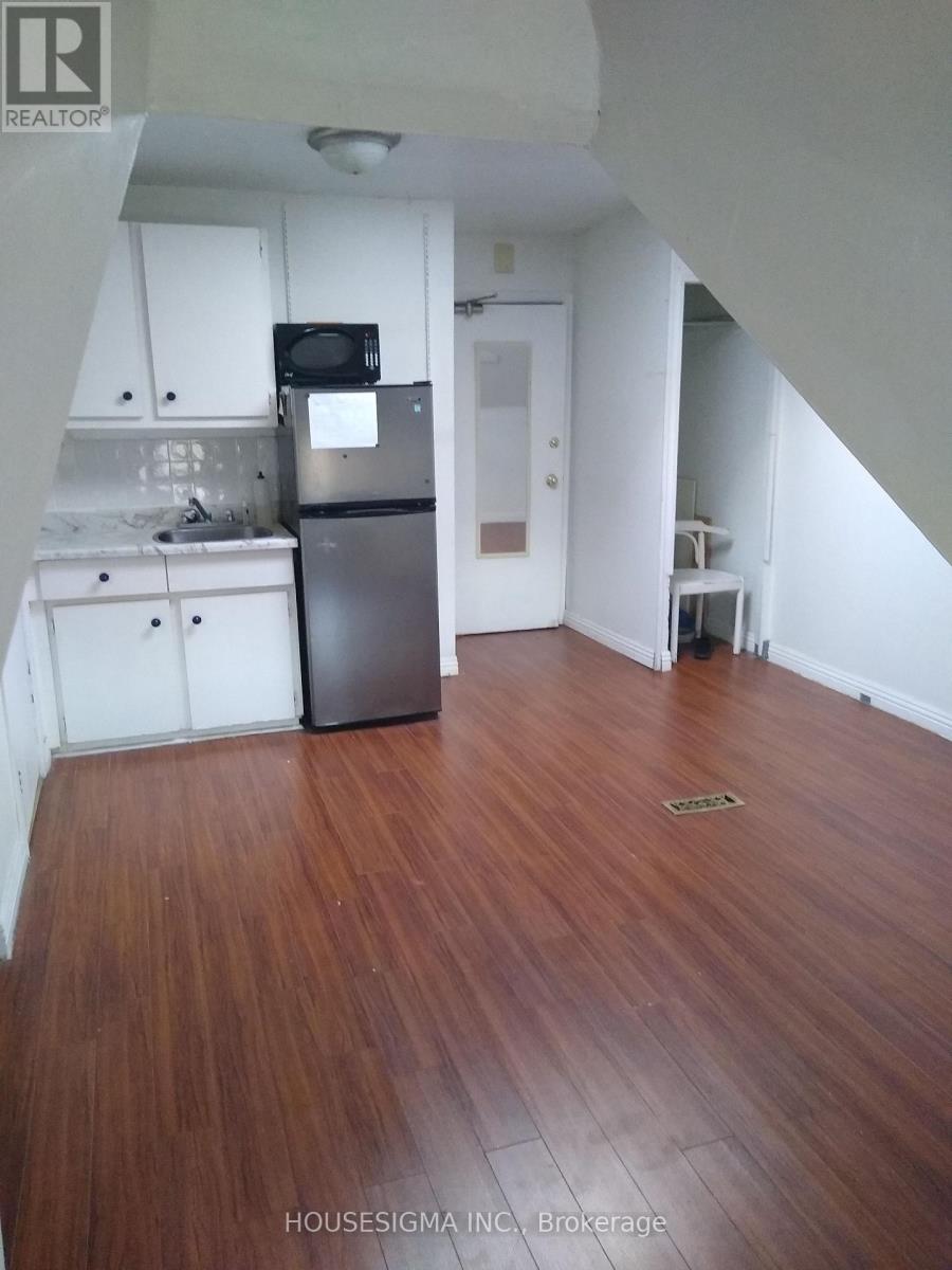 888 Dundas Street E Property Photo 11