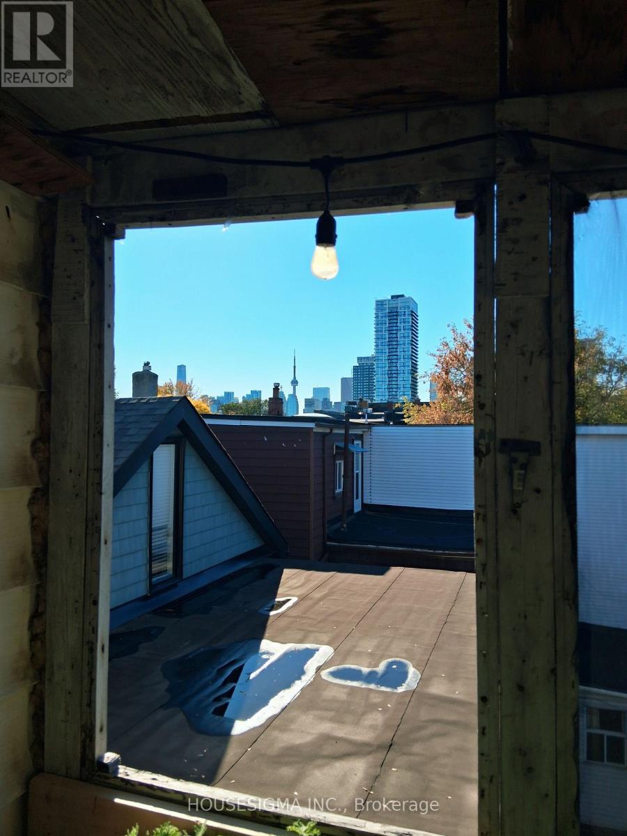 888 Dundas Street E Property Photo 15