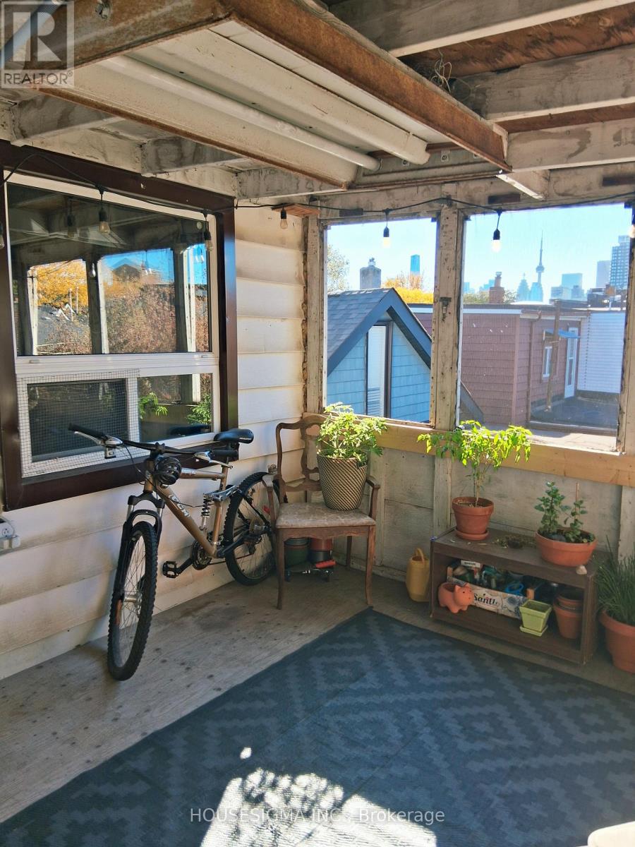 888 Dundas Street E Property Photo 16