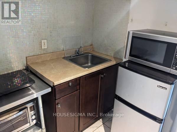 888 Dundas Street E Property Photo 24