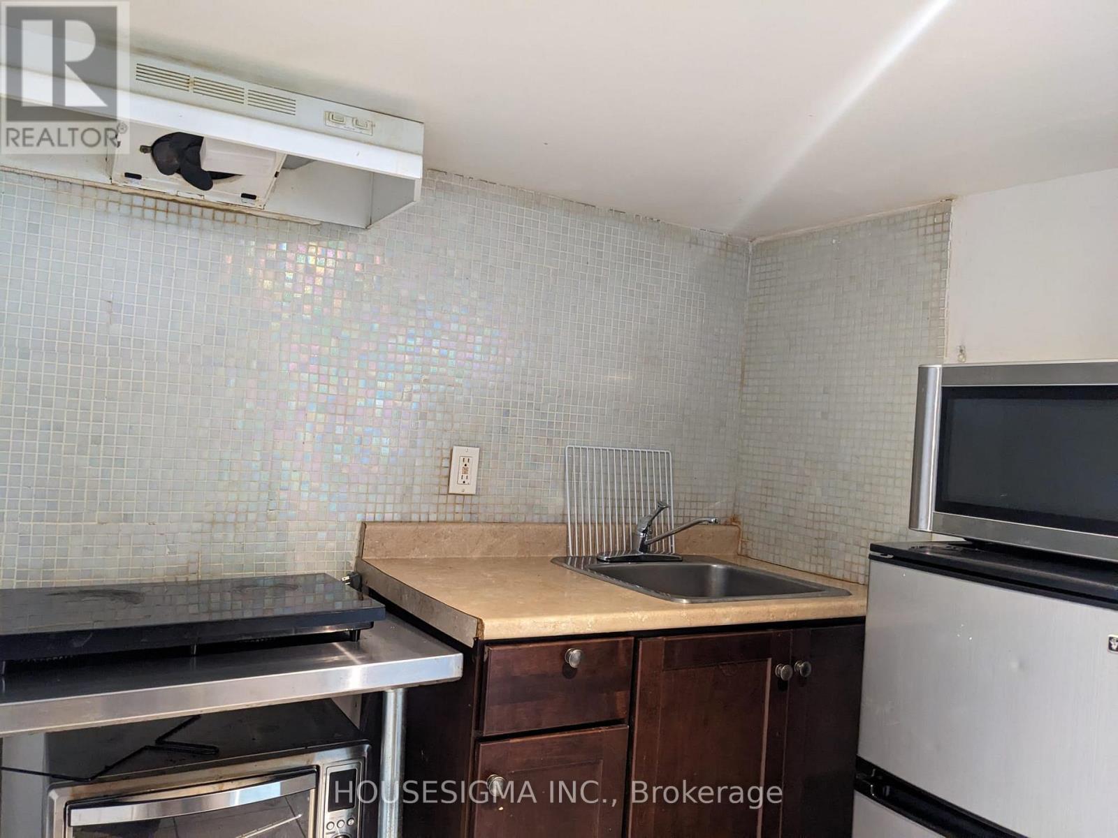 888 Dundas Street E Property Photo 26