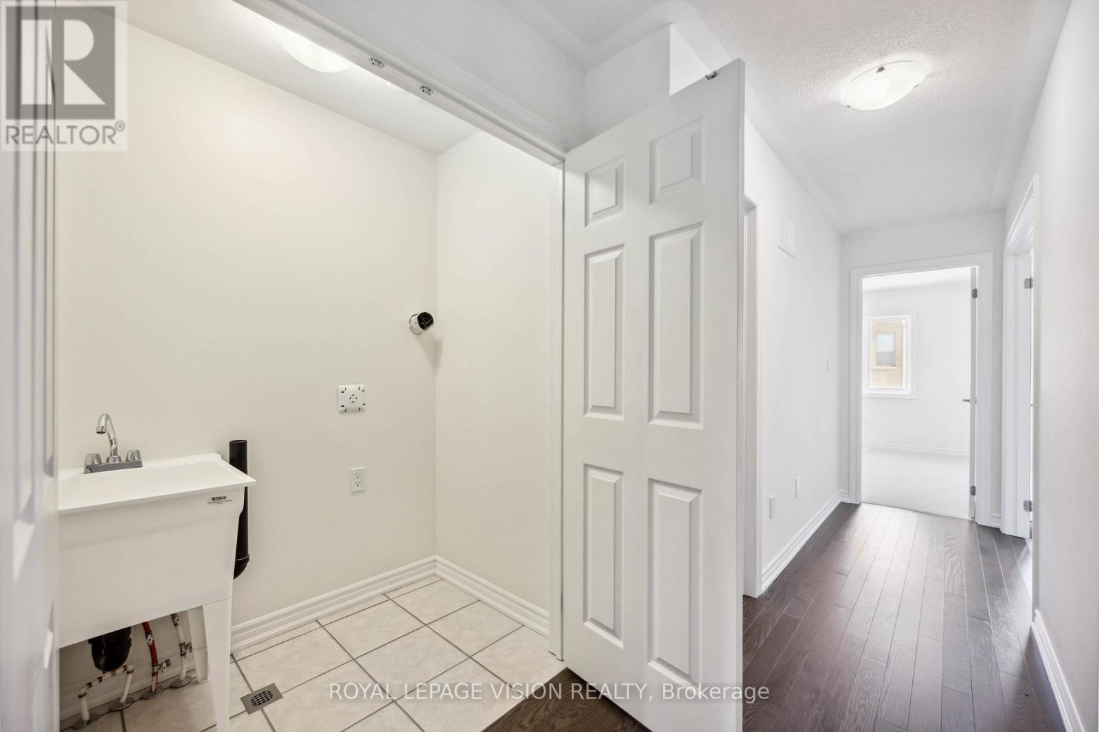 48 Mountainside Crescent Property Photo 19