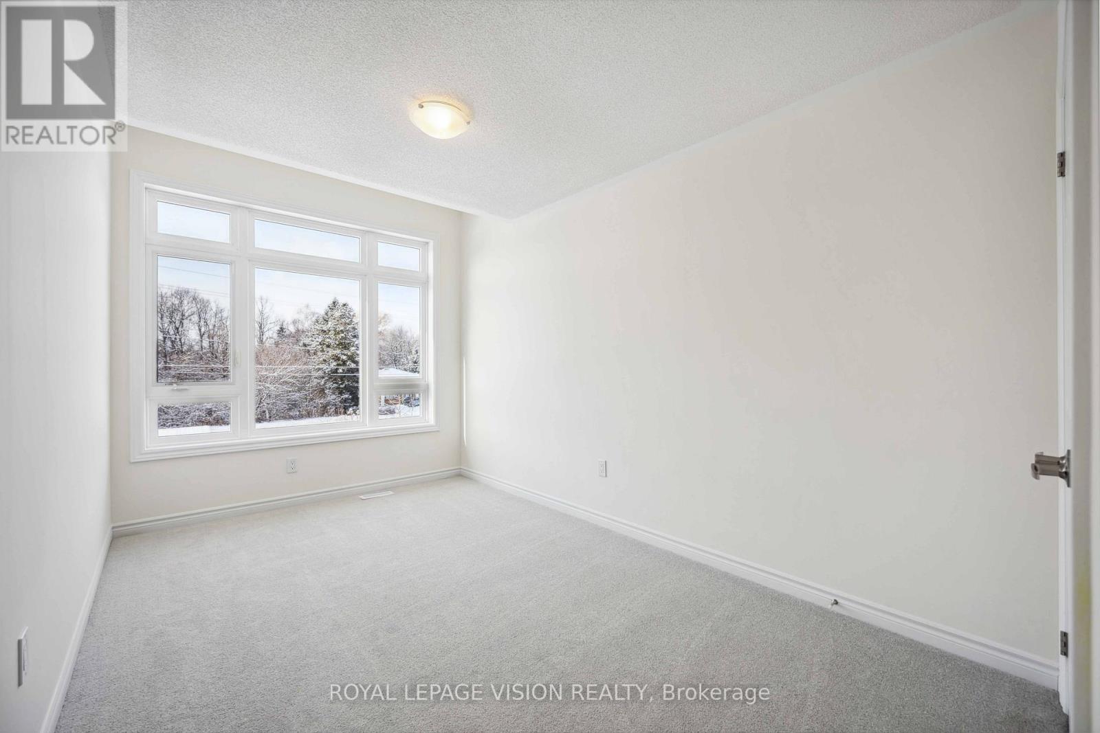 48 Mountainside Crescent Property Photo 27