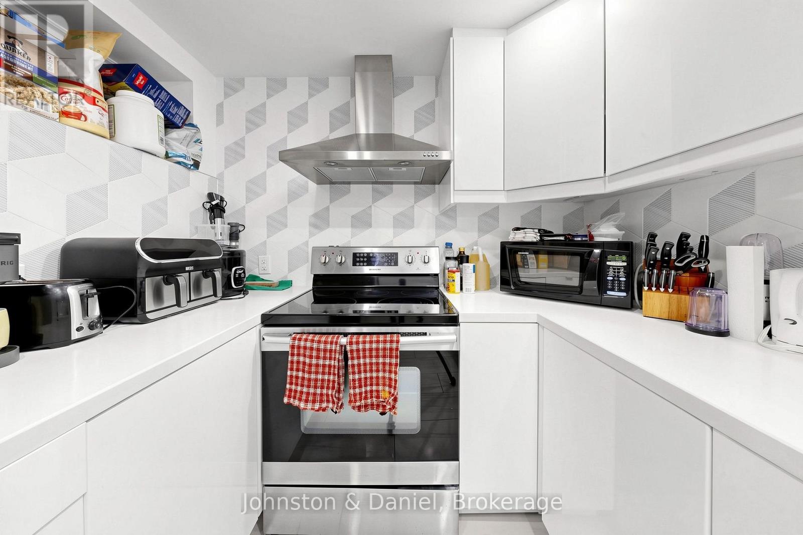 11 Ashland Avenue Property Photo 37