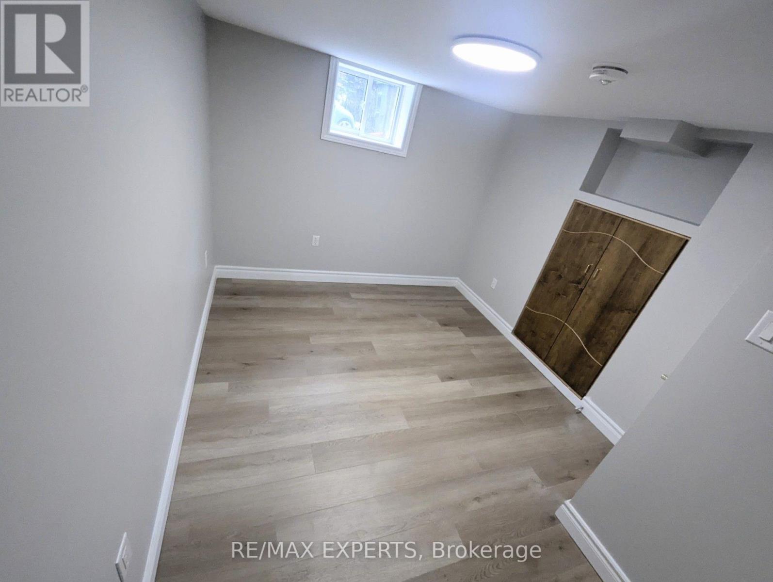 Lower - 42 Mossbank Drive Property Photo 8