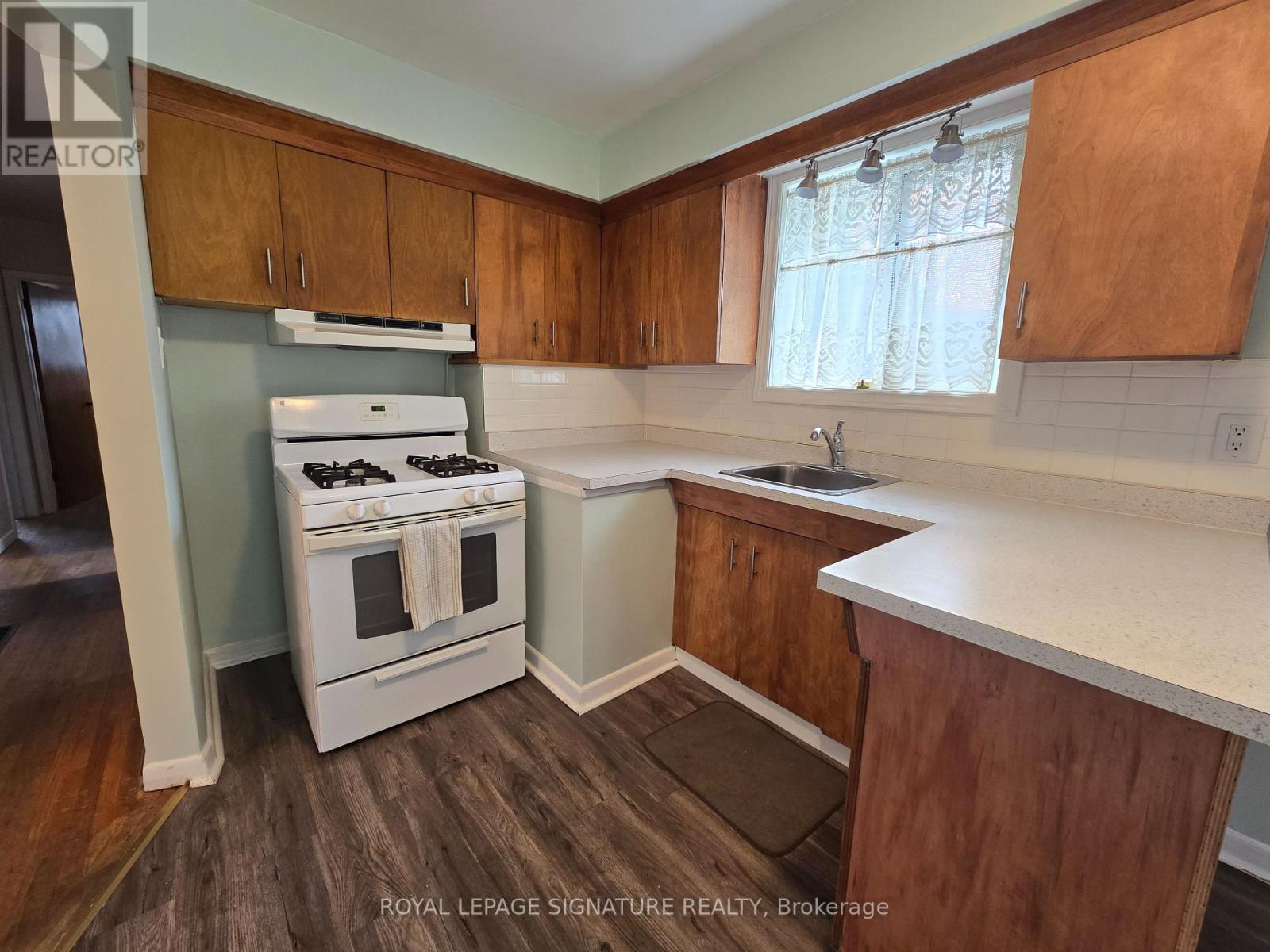 7 Scotchdale Avenue Property Photo 9