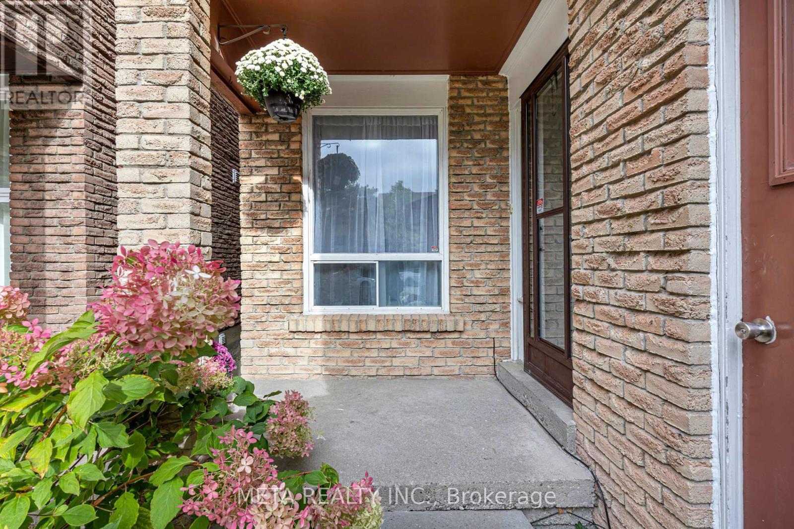 152 Generation Boulevard Property Photo 3
