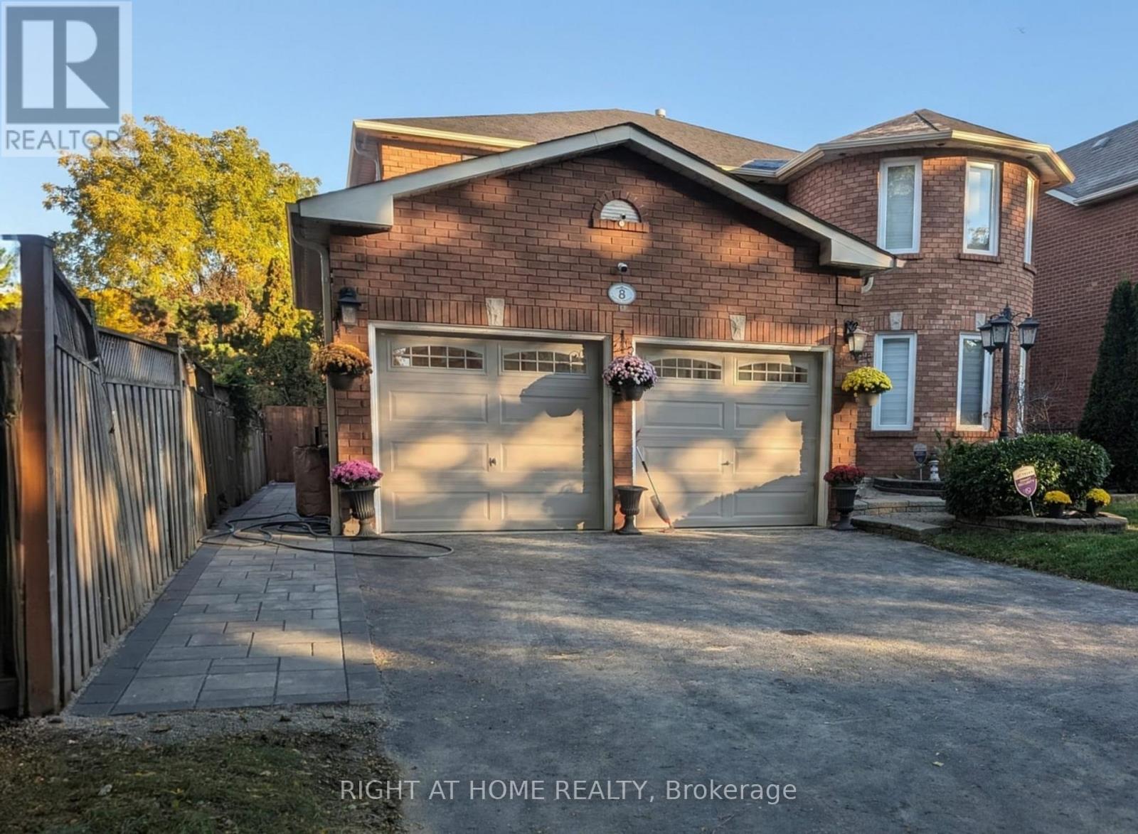 Bsmt - 8 Mantell Crescent Property Photo 1