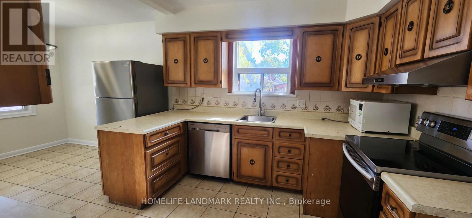 Main - 2 Tardree Place Property Photo 4