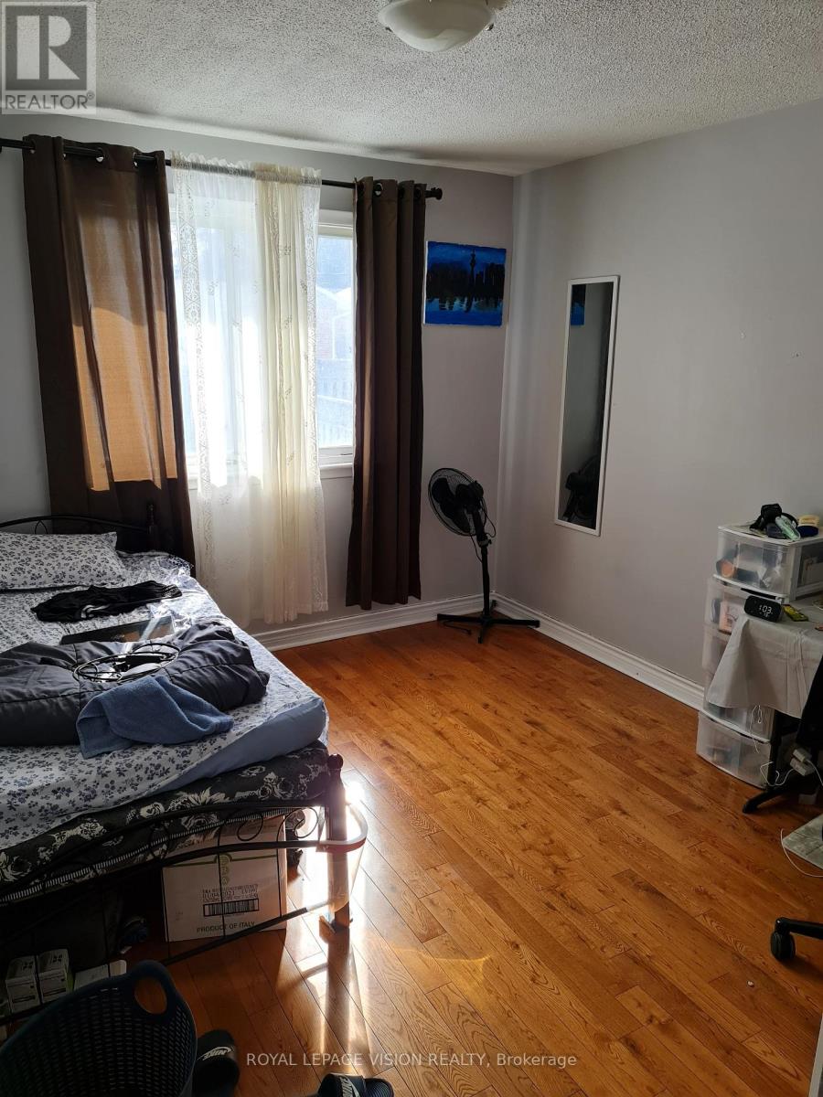 Main - 25 Par Avenue Property Photo 8