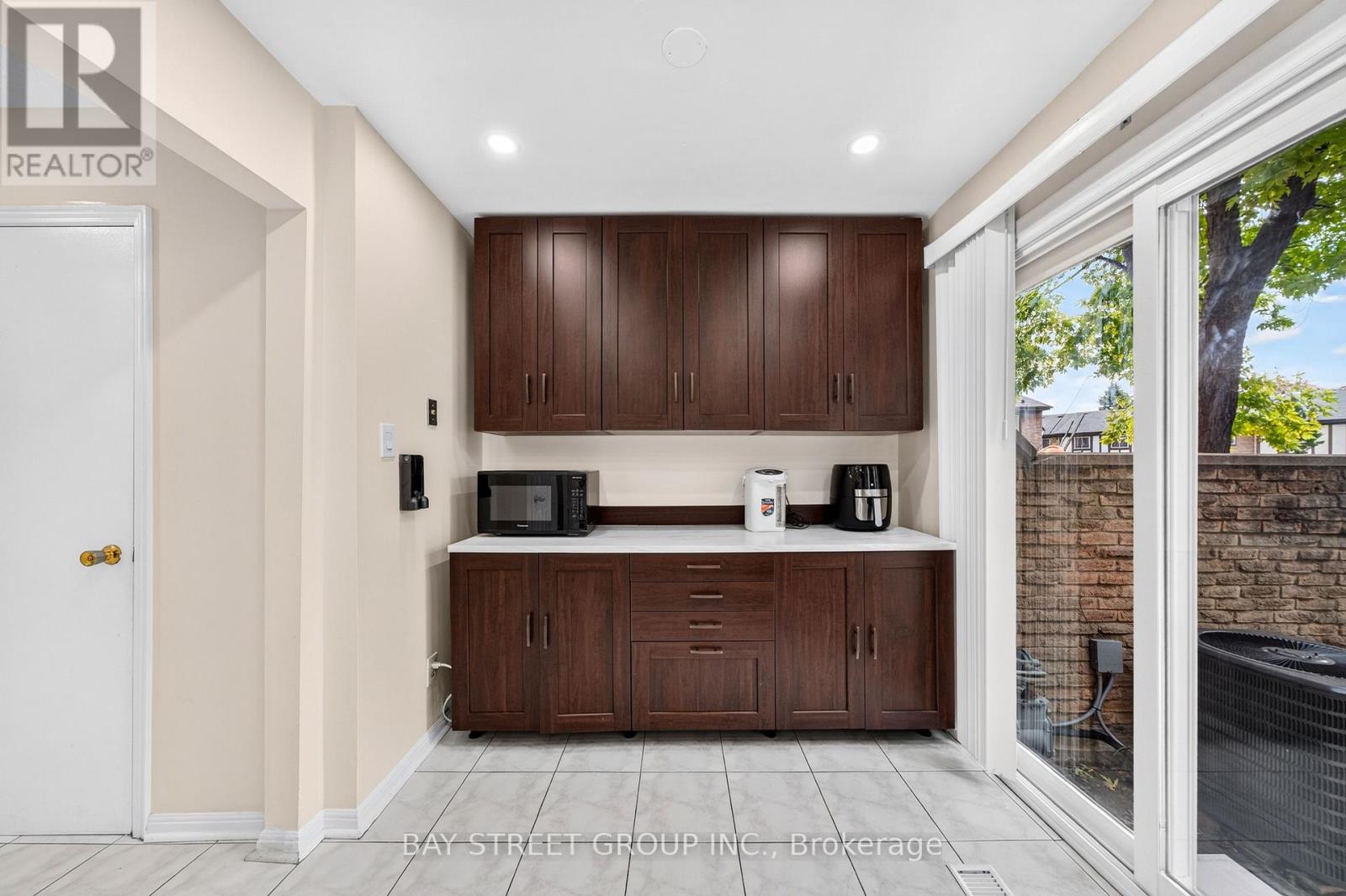 49 - 100 Burrows Hall Boulevard Property Photo 13