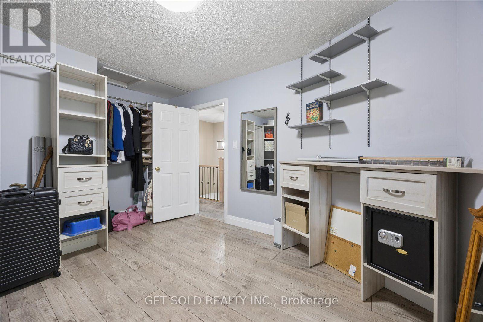 77 Linton Avenue Property Photo 32