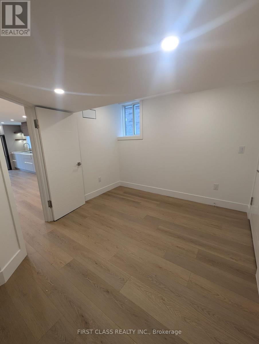 2577 Bridle Road S Property Photo 11
