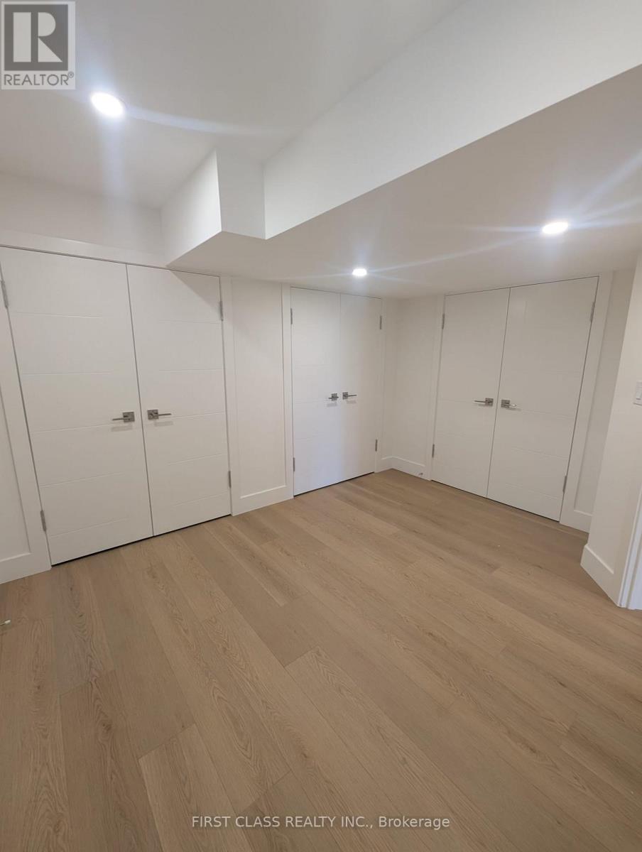 2577 Bridle Road S Property Photo 12