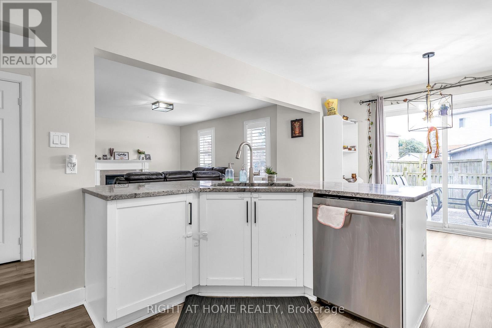635 Longworth Avenue Property Photo 10