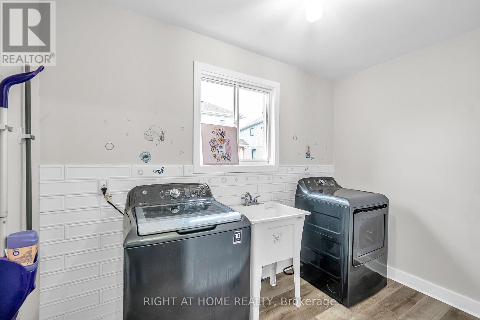635 Longworth Avenue Property Photo 16