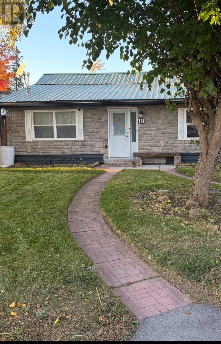 19 Cedar Grove Drive Property Photo 2