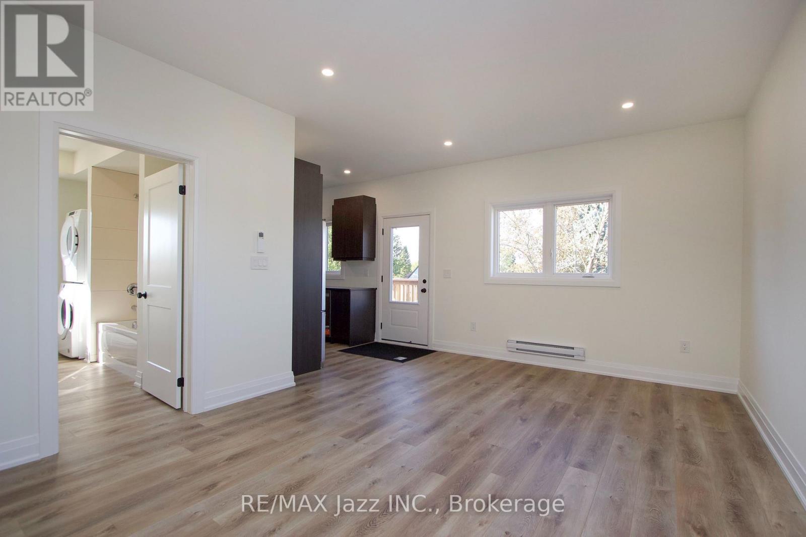 Upper - 760 Hoskin Avenue Property Photo 7