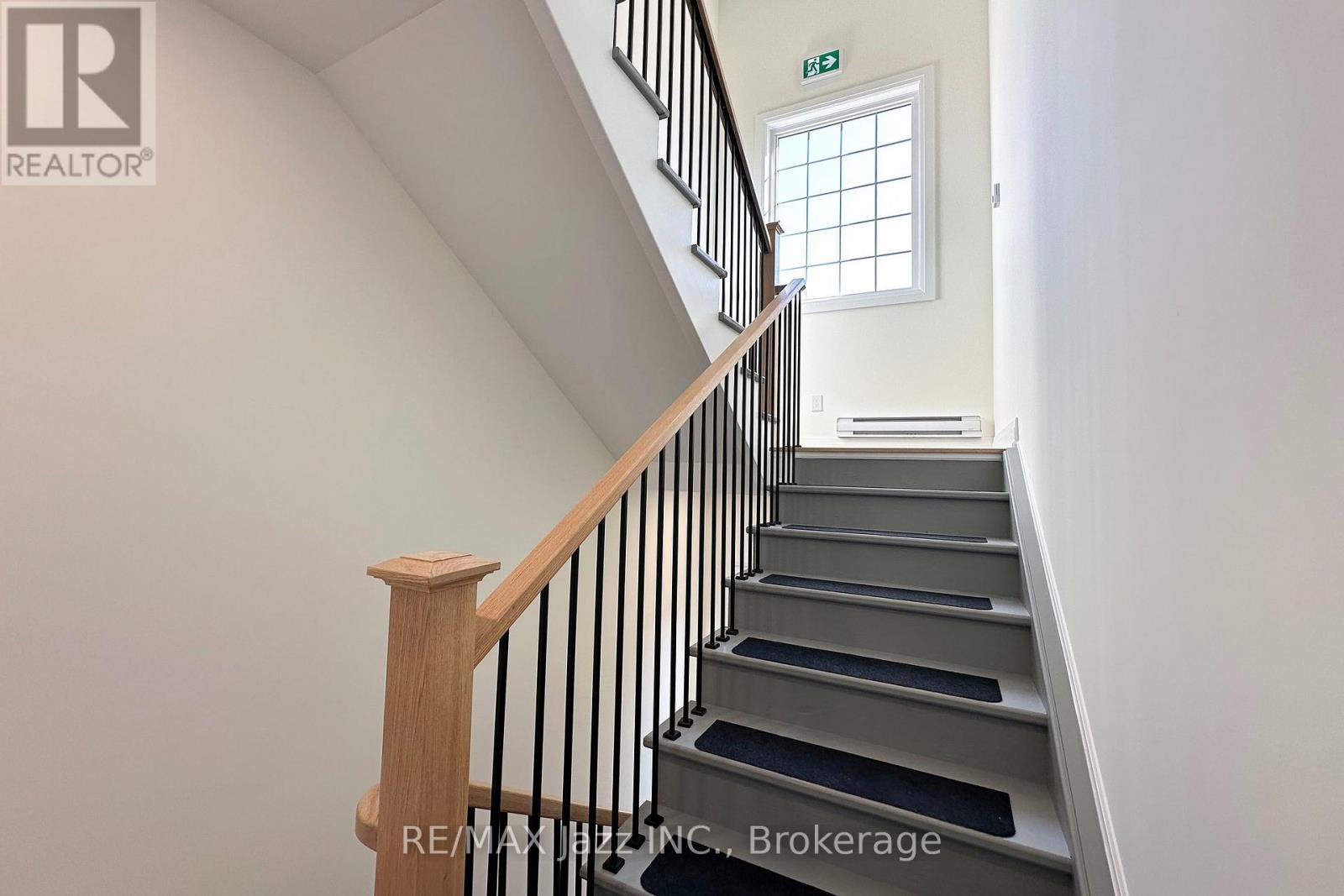 Upper - 760 Hoskin Avenue Property Photo 18