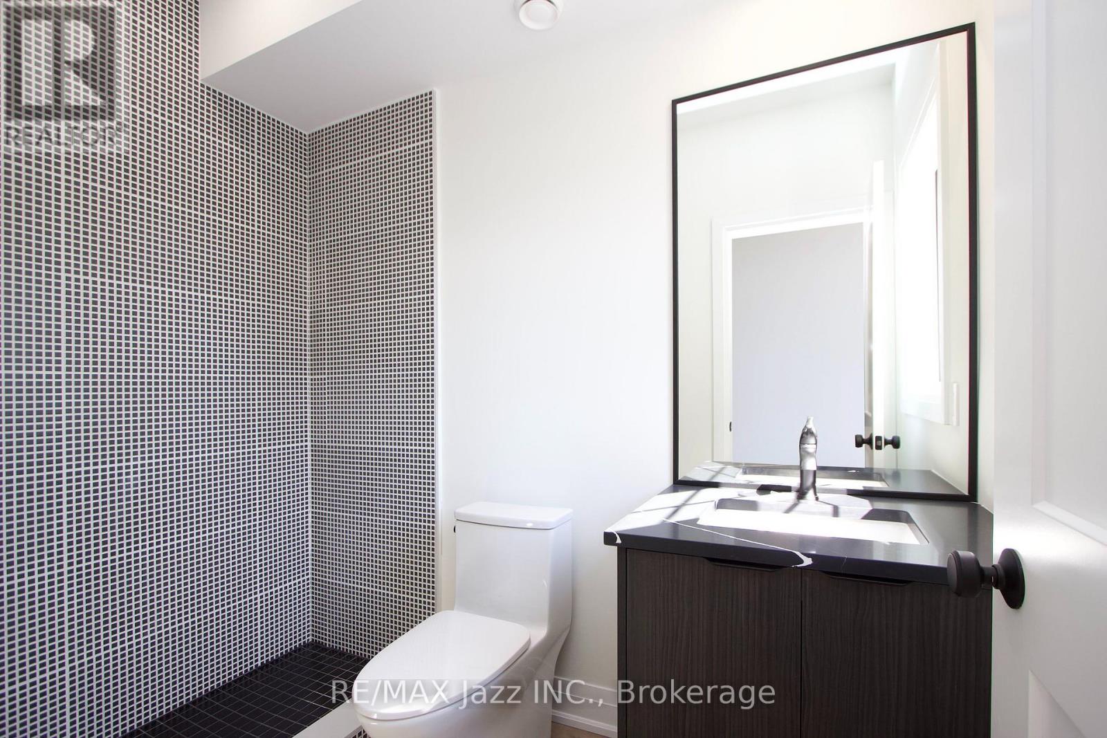 Main - 760 Hoskin Avenue Property Photo 6