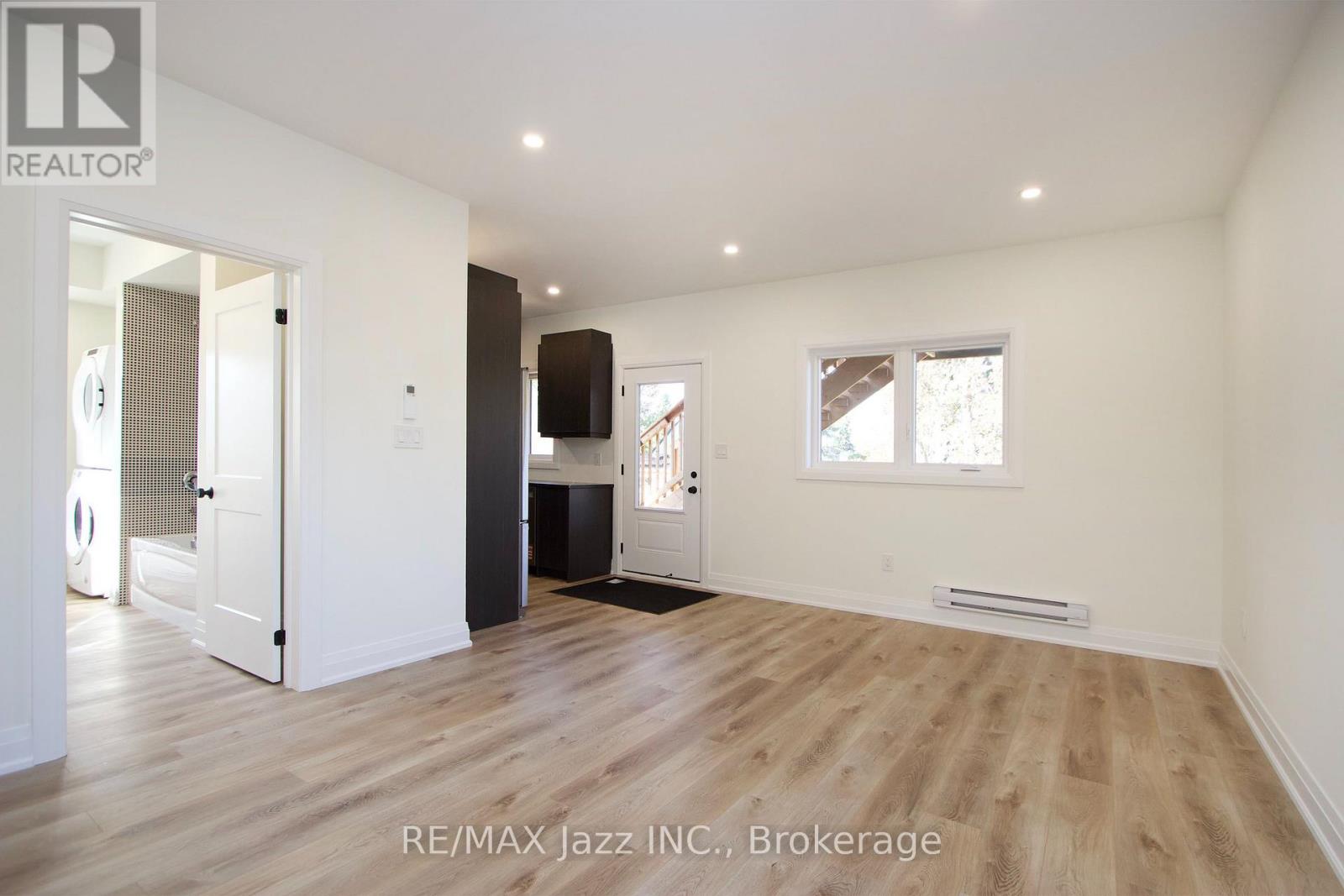 Main - 760 Hoskin Avenue Property Photo 9
