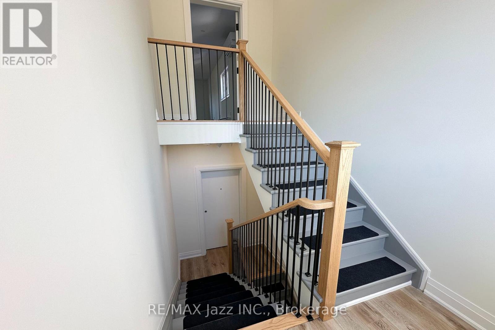 Main - 760 Hoskin Avenue Property Photo 13