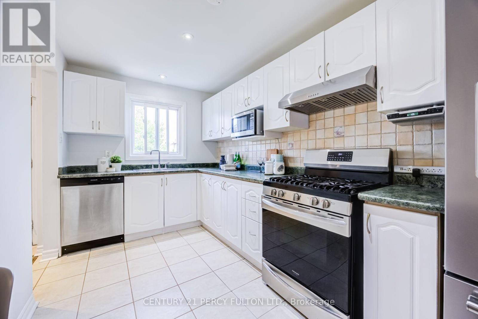 608 Beckworth Square Property Photo 10