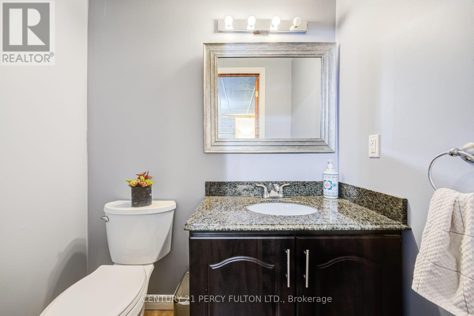 608 Beckworth Square Property Photo 32