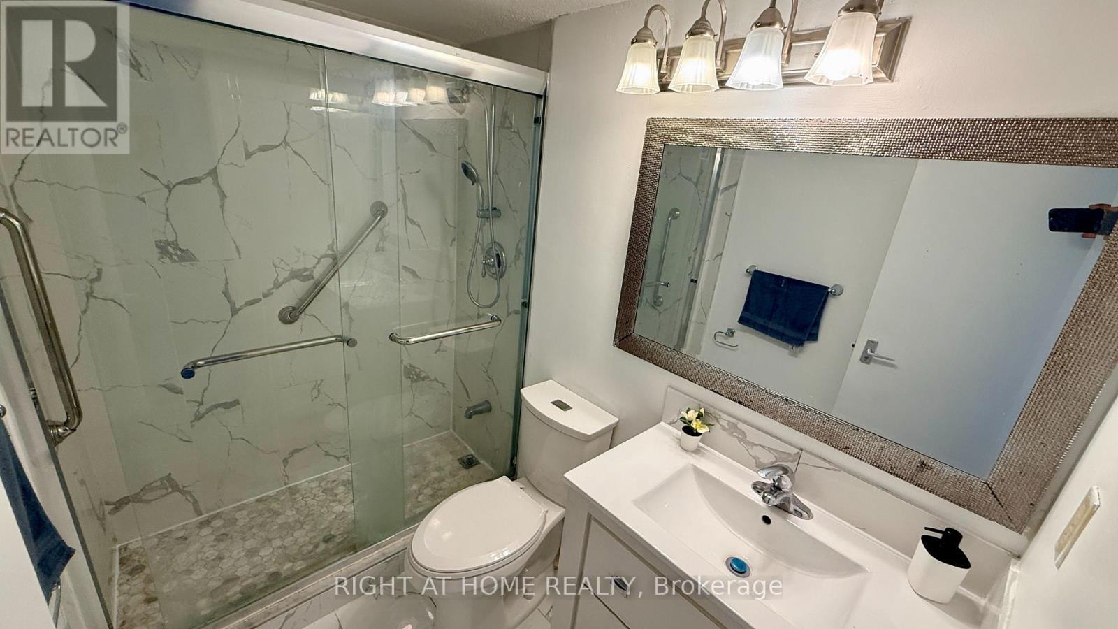 2819 - 1 Massey Square Property Photo 15