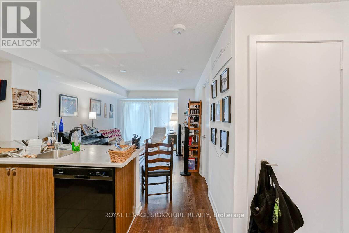 321 - 8 Trent Avenue Property Photo 9