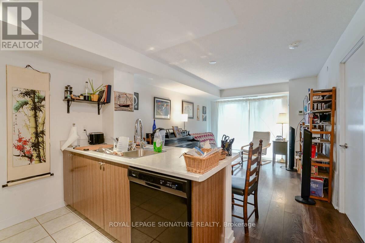 321 - 8 Trent Avenue Property Photo 13