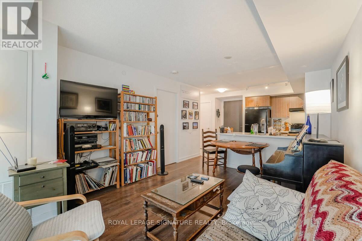 321 - 8 Trent Avenue Property Photo 16