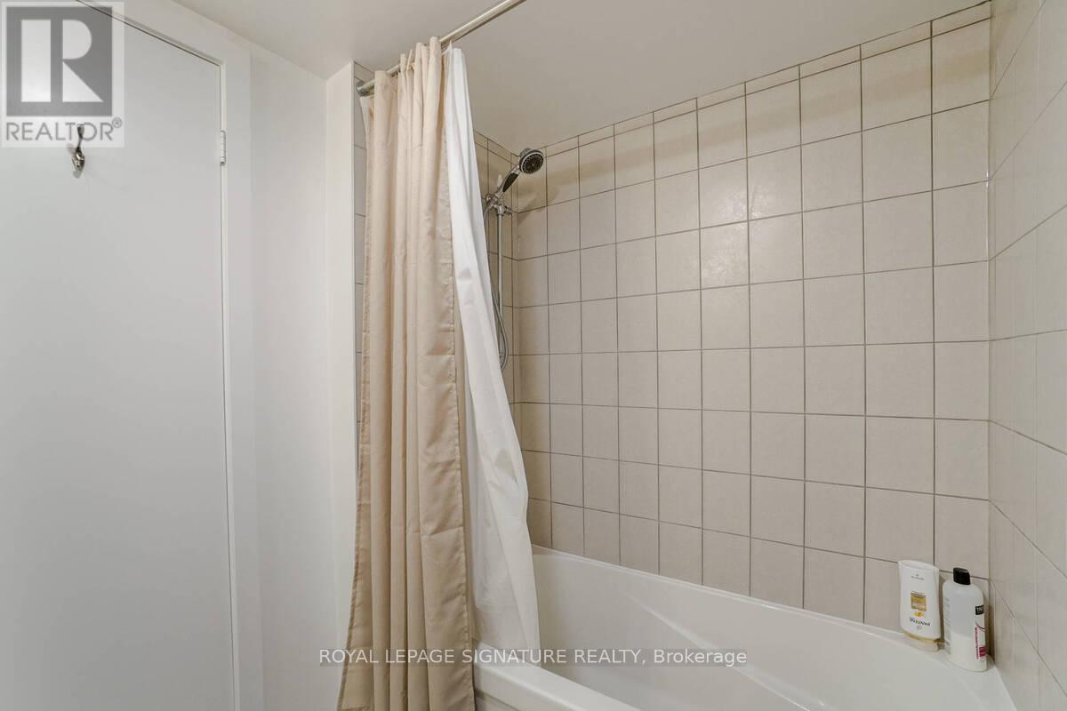 321 - 8 Trent Avenue Property Photo 20
