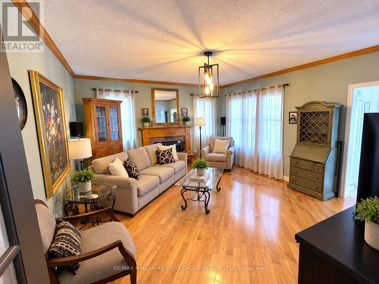 10 Darley Street Property Photo 6